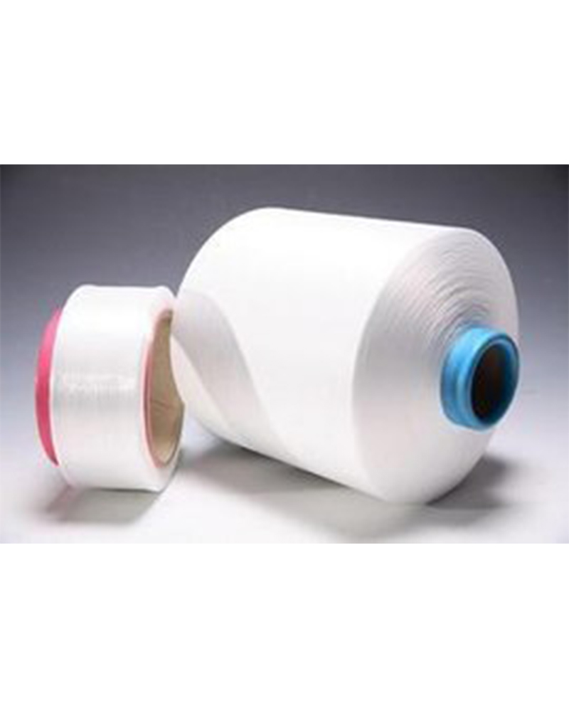 In che modo il filato riciclato contribuisce a ridurre l’inquinamento da plastica?