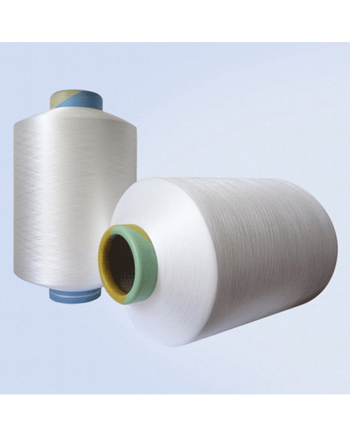 Come si confronta la qualità del filato riciclato con quella del filato vergine in termini di resistenza, durata e consistenza?